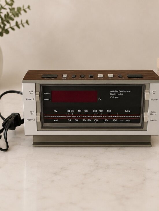 Other - Vintage GE 7-4612B AM/FM Digital Clock Radio Woodgrain 1980s
